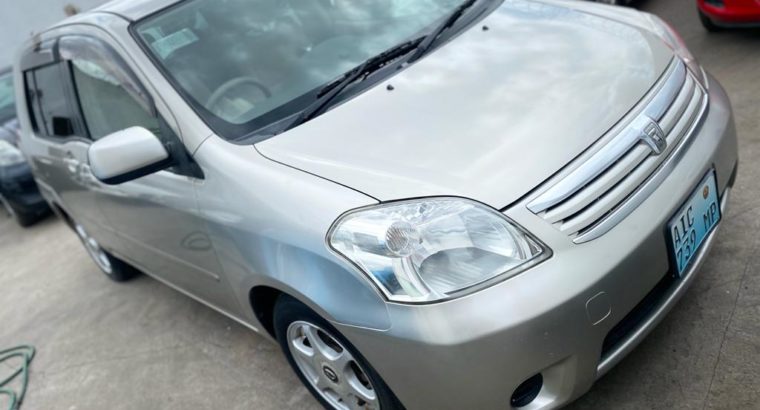 Toyota raum