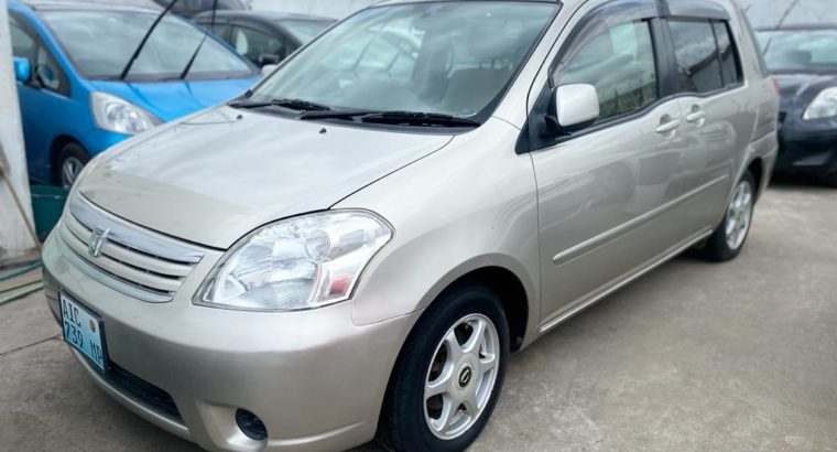 Toyota raum