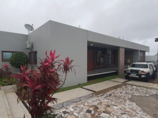 VENDO CASA DE LUXO EM KUMBEZA