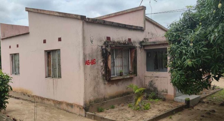 Casa t2 em kumbeza proximo a 5mil casas