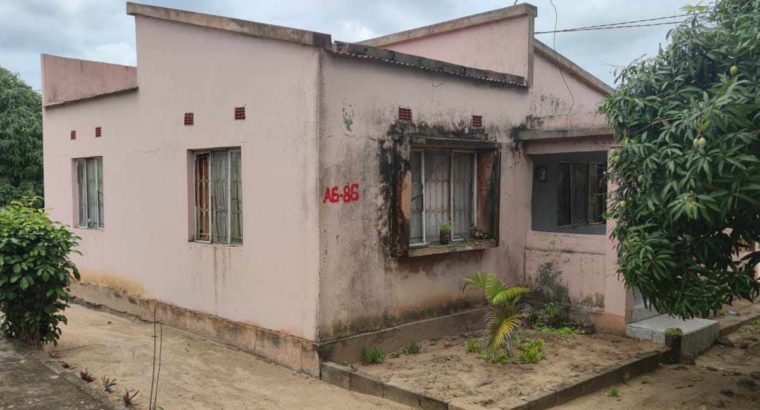 Casa t2 em kumbeza proximo a 5mil casas